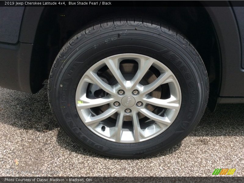 Blue Shade Pearl / Black 2019 Jeep Cherokee Latitude 4x4
