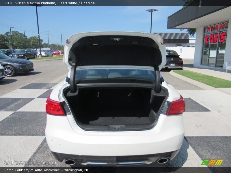 Pearl White / Charcoal 2018 Nissan Maxima Platinum