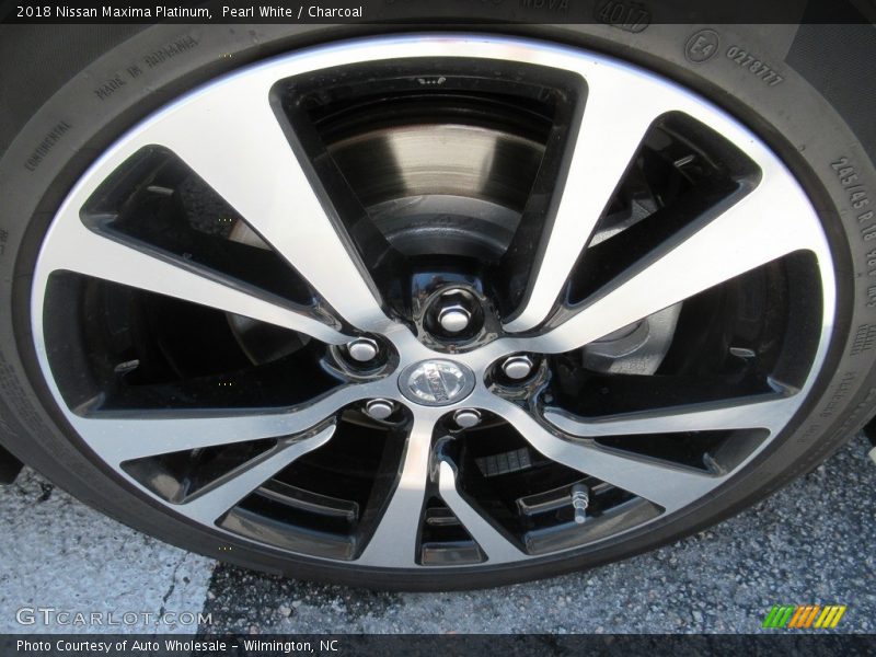 Pearl White / Charcoal 2018 Nissan Maxima Platinum