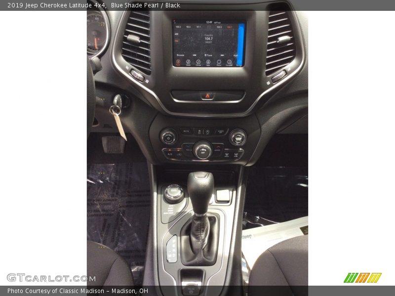 Blue Shade Pearl / Black 2019 Jeep Cherokee Latitude 4x4