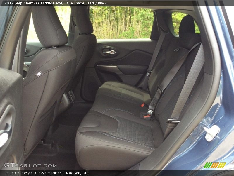 Blue Shade Pearl / Black 2019 Jeep Cherokee Latitude 4x4