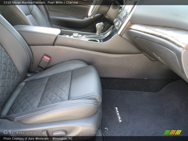 Pearl White / Charcoal 2018 Nissan Maxima Platinum