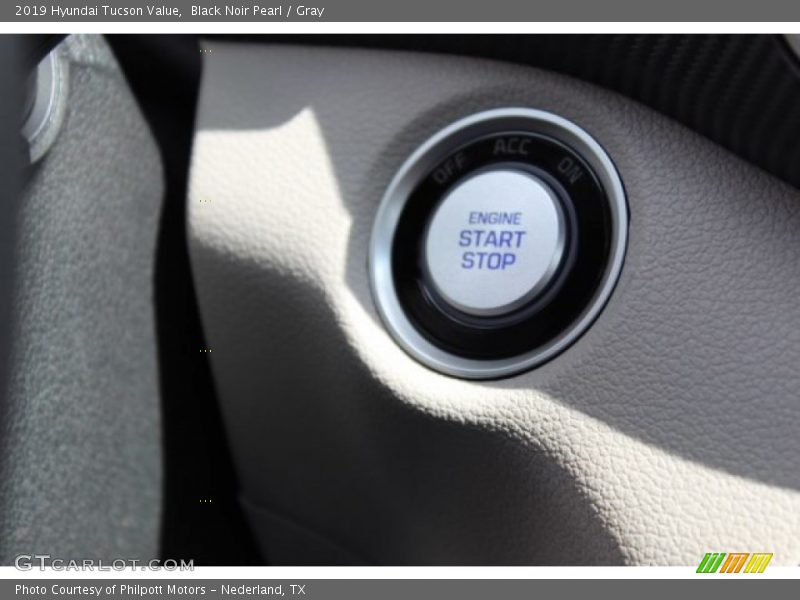 Black Noir Pearl / Gray 2019 Hyundai Tucson Value