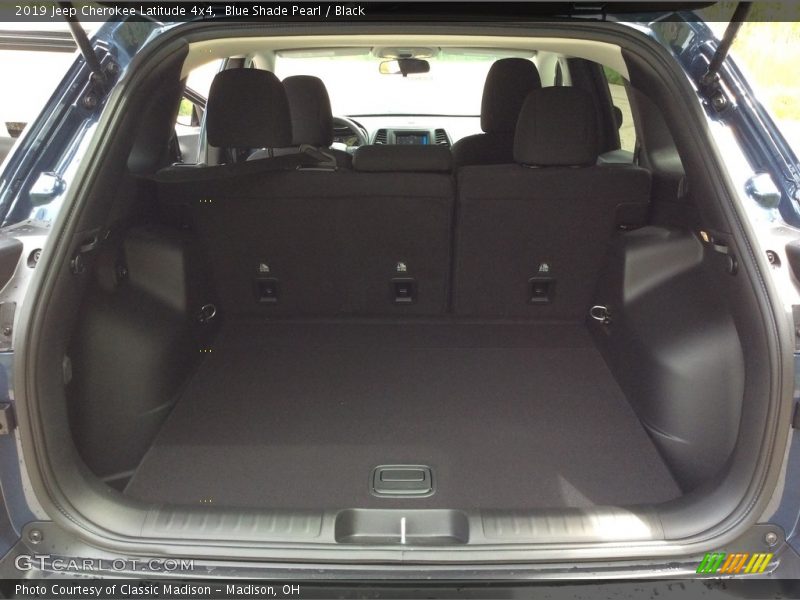 Blue Shade Pearl / Black 2019 Jeep Cherokee Latitude 4x4