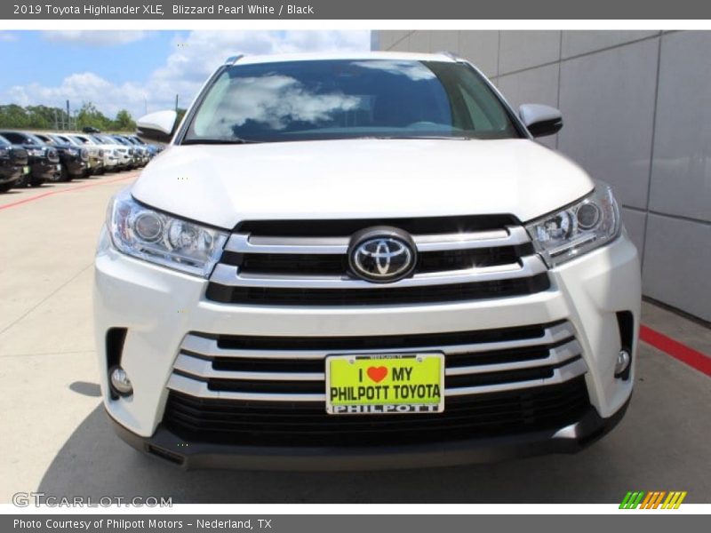 Blizzard Pearl White / Black 2019 Toyota Highlander XLE
