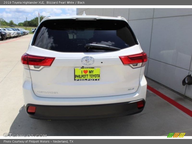 Blizzard Pearl White / Black 2019 Toyota Highlander XLE