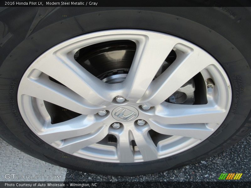 Modern Steel Metallic / Gray 2016 Honda Pilot LX