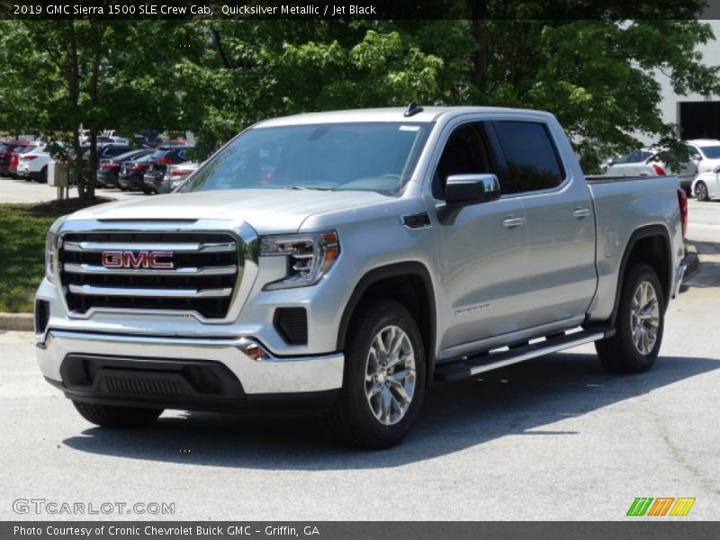 Quicksilver Metallic / Jet Black 2019 GMC Sierra 1500 SLE Crew Cab