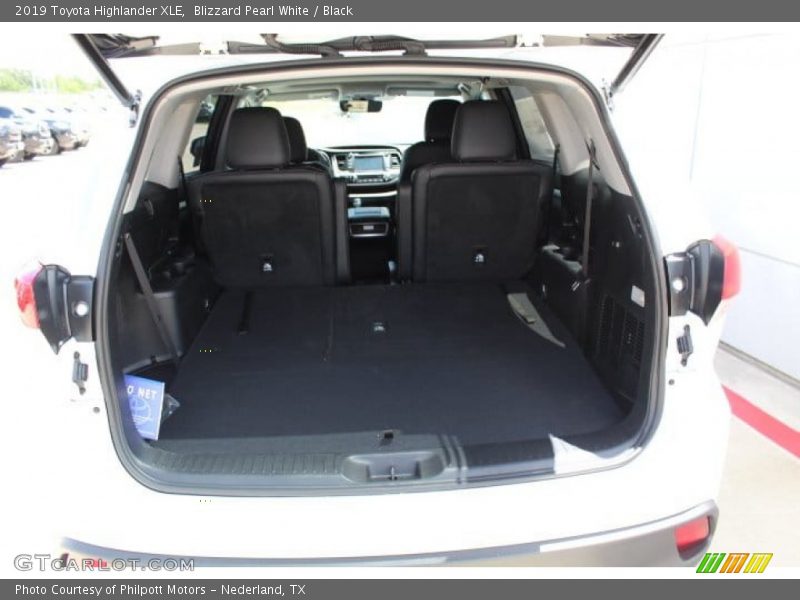 Blizzard Pearl White / Black 2019 Toyota Highlander XLE