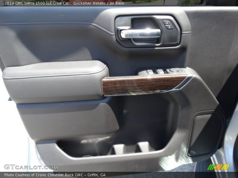 Quicksilver Metallic / Jet Black 2019 GMC Sierra 1500 SLE Crew Cab