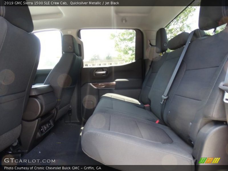Quicksilver Metallic / Jet Black 2019 GMC Sierra 1500 SLE Crew Cab
