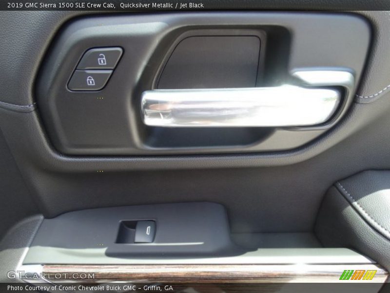 Quicksilver Metallic / Jet Black 2019 GMC Sierra 1500 SLE Crew Cab