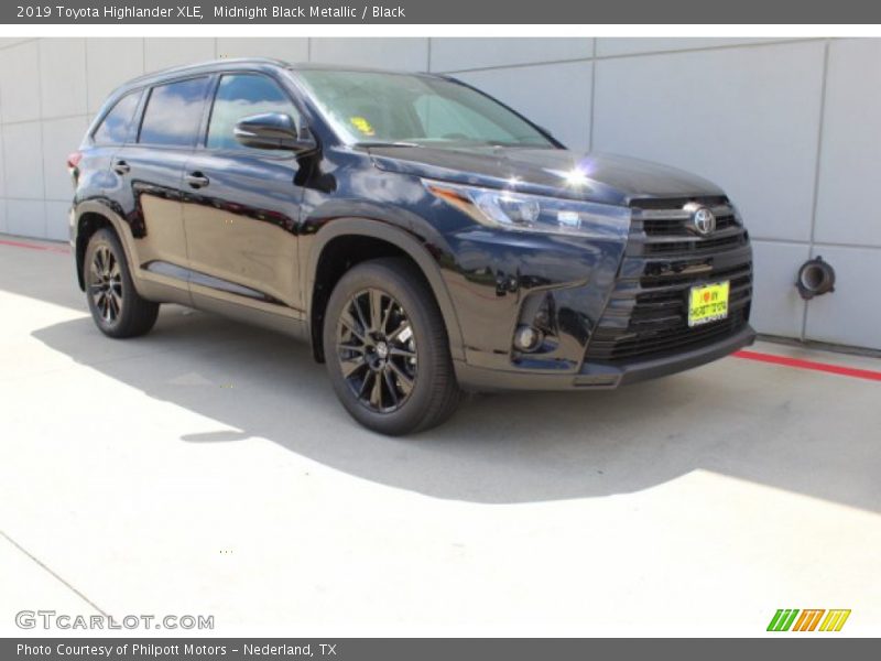 Midnight Black Metallic / Black 2019 Toyota Highlander XLE