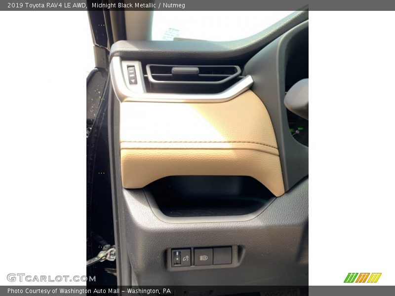 Midnight Black Metallic / Nutmeg 2019 Toyota RAV4 LE AWD