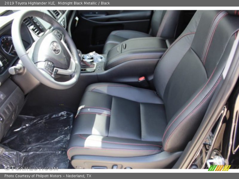 Midnight Black Metallic / Black 2019 Toyota Highlander XLE