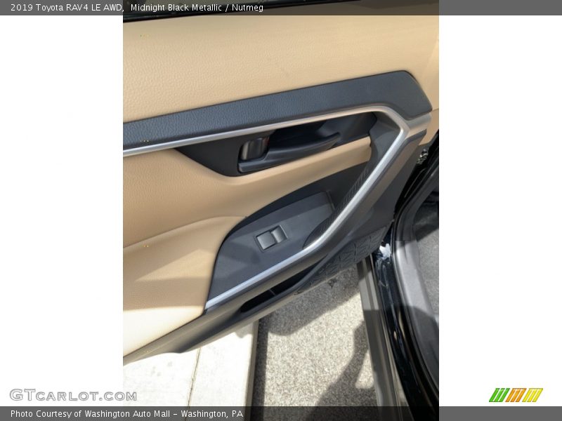 Midnight Black Metallic / Nutmeg 2019 Toyota RAV4 LE AWD