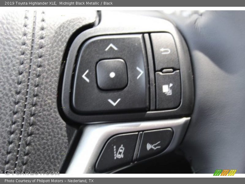 Midnight Black Metallic / Black 2019 Toyota Highlander XLE