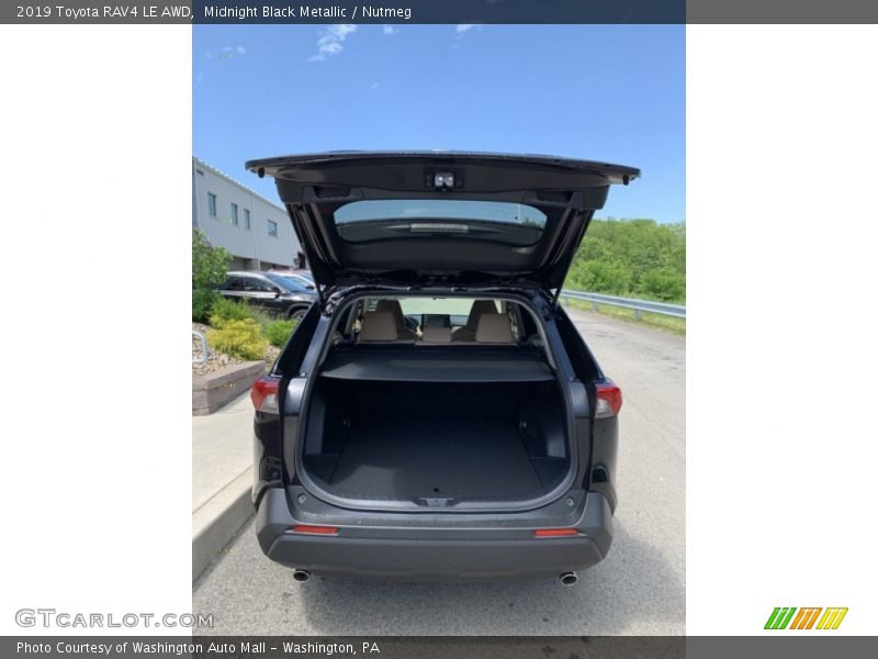 Midnight Black Metallic / Nutmeg 2019 Toyota RAV4 LE AWD