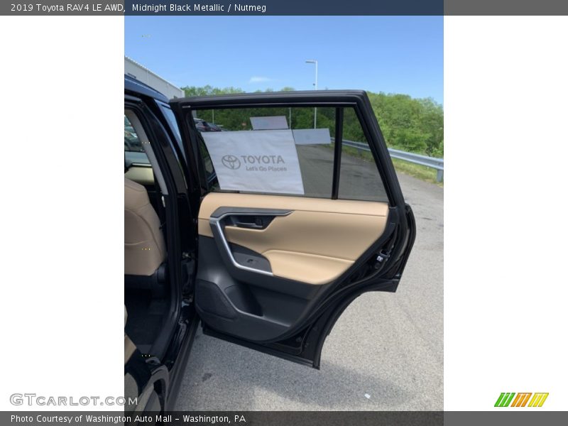 Midnight Black Metallic / Nutmeg 2019 Toyota RAV4 LE AWD