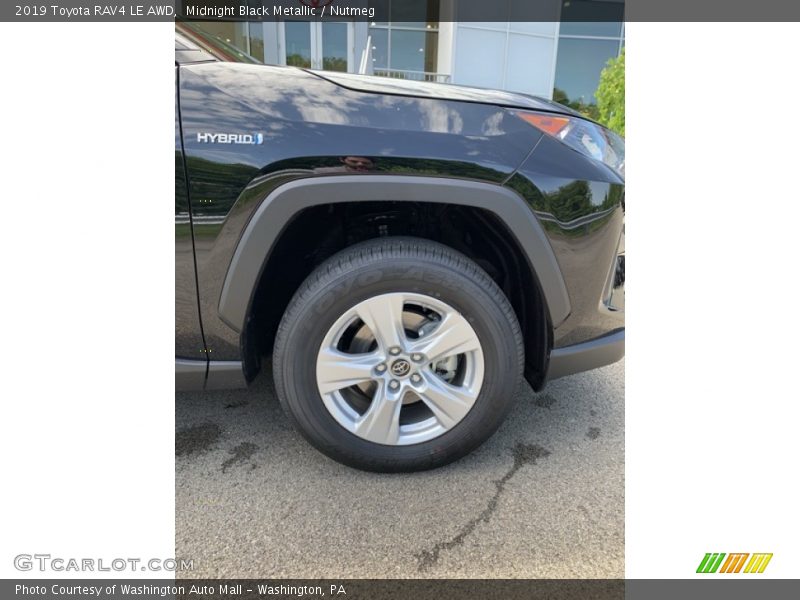 Midnight Black Metallic / Nutmeg 2019 Toyota RAV4 LE AWD