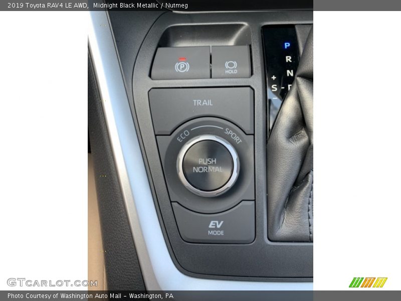 Midnight Black Metallic / Nutmeg 2019 Toyota RAV4 LE AWD