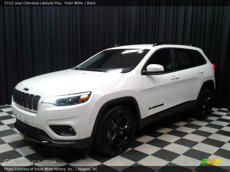 Pearl White / Black 2019 Jeep Cherokee Latitude Plus
