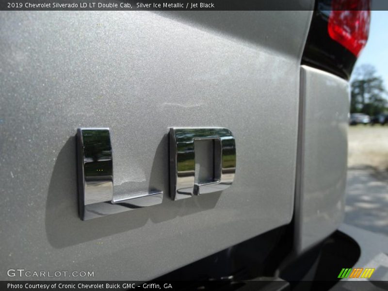 Silver Ice Metallic / Jet Black 2019 Chevrolet Silverado LD LT Double Cab