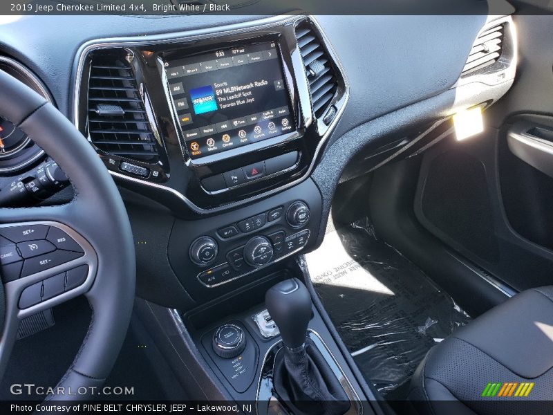 Bright White / Black 2019 Jeep Cherokee Limited 4x4