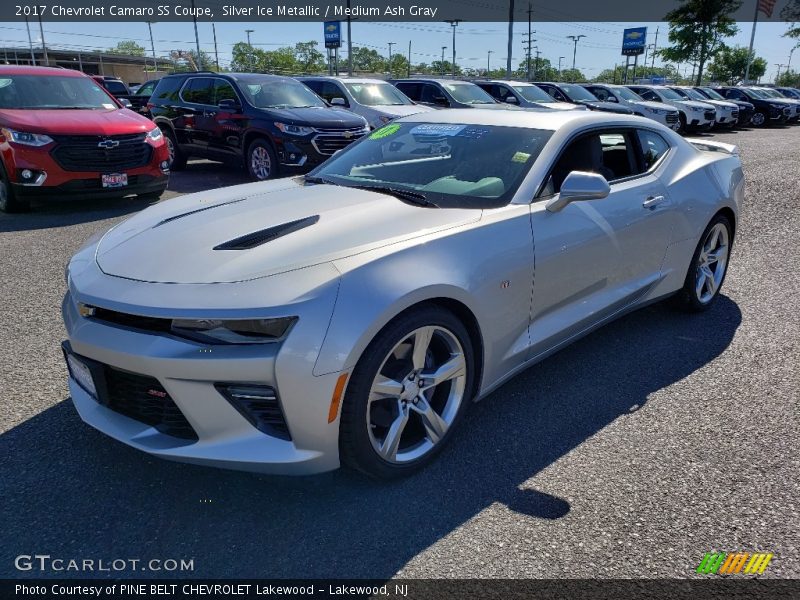 Front 3/4 View of 2017 Camaro SS Coupe