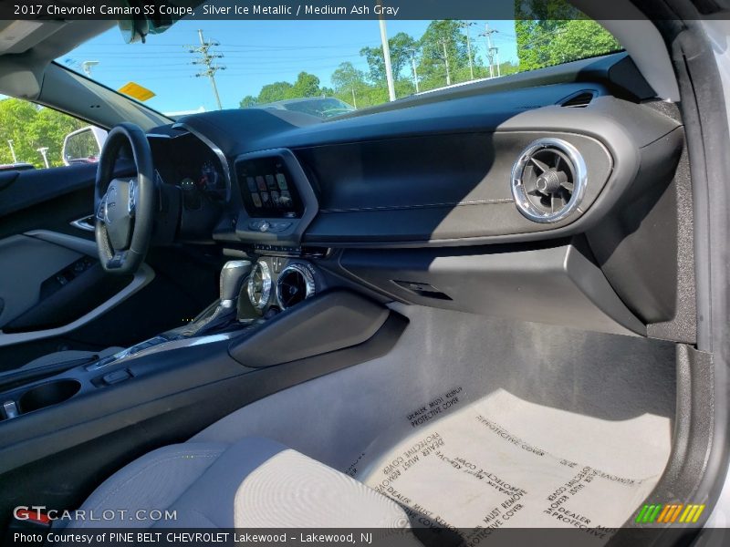 Silver Ice Metallic / Medium Ash Gray 2017 Chevrolet Camaro SS Coupe