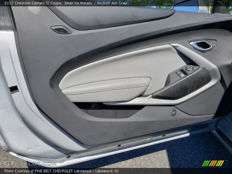 Door Panel of 2017 Camaro SS Coupe