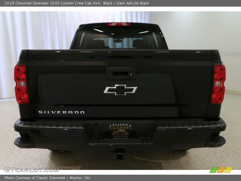 Black / Dark Ash/Jet Black 2018 Chevrolet Silverado 1500 Custom Crew Cab 4x4