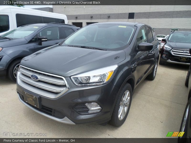 Magnetic / Chromite Gray/Charcoal Black 2019 Ford Escape SE 4WD