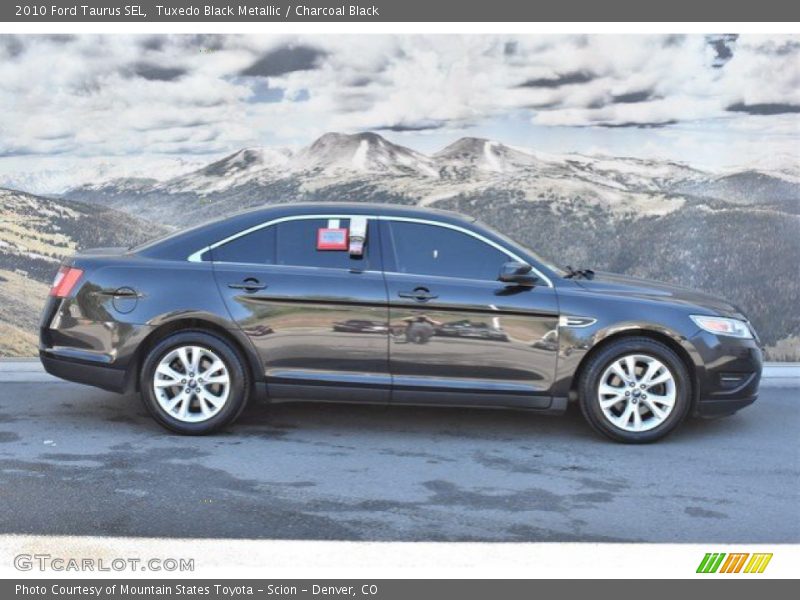 Tuxedo Black Metallic / Charcoal Black 2010 Ford Taurus SEL