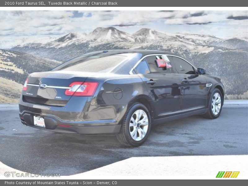 Tuxedo Black Metallic / Charcoal Black 2010 Ford Taurus SEL