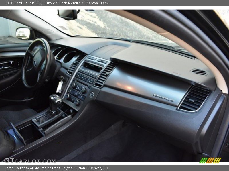 Tuxedo Black Metallic / Charcoal Black 2010 Ford Taurus SEL