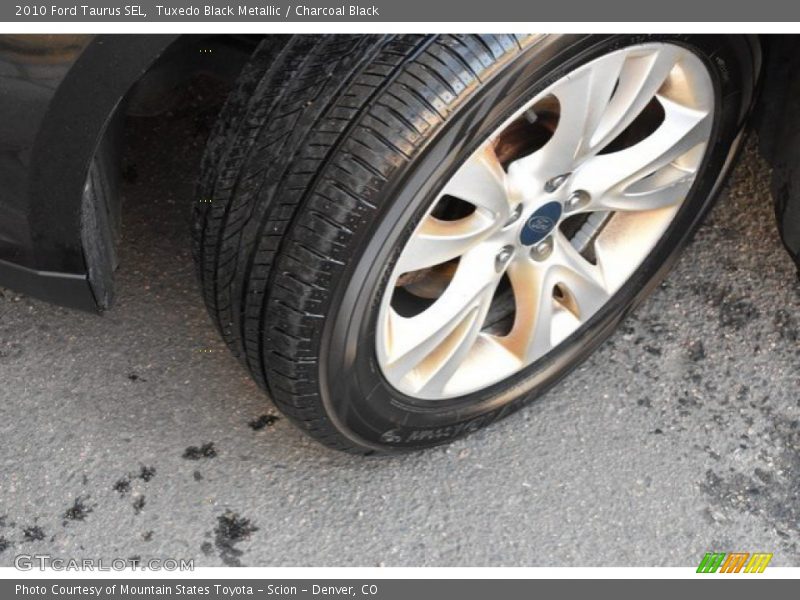 Tuxedo Black Metallic / Charcoal Black 2010 Ford Taurus SEL