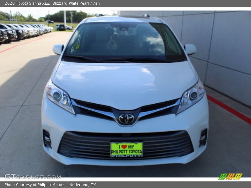 Blizzard White Pearl / Ash 2020 Toyota Sienna XLE