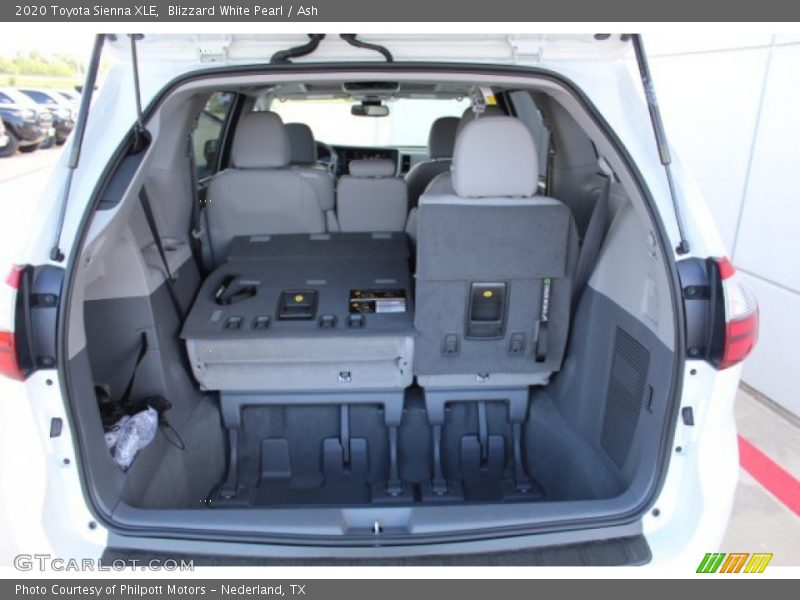Blizzard White Pearl / Ash 2020 Toyota Sienna XLE