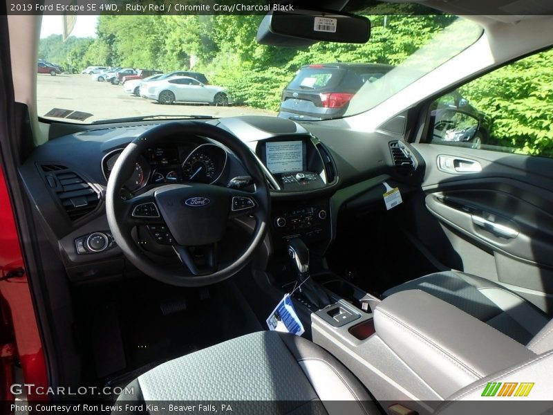 Ruby Red / Chromite Gray/Charcoal Black 2019 Ford Escape SE 4WD