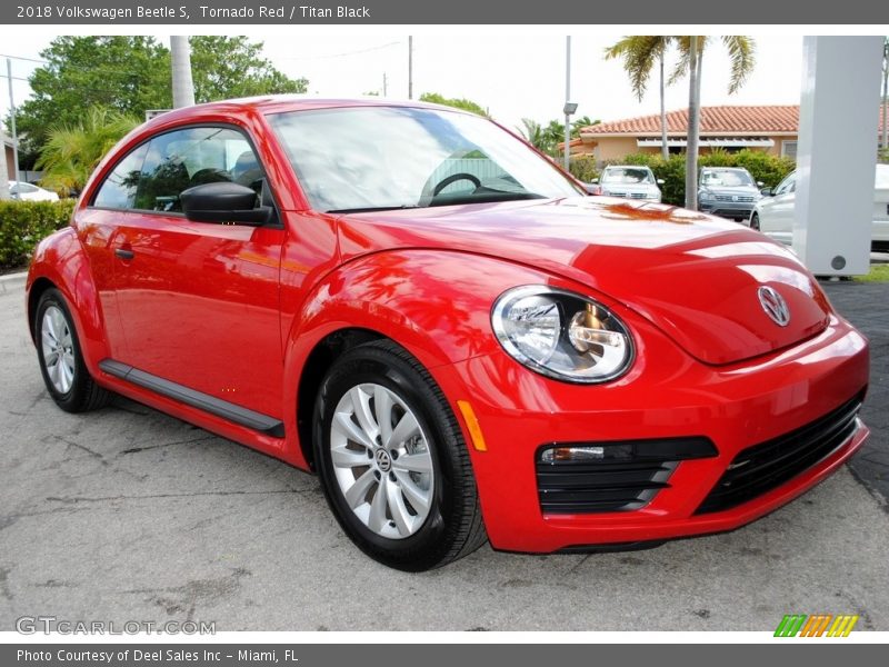 Tornado Red / Titan Black 2018 Volkswagen Beetle S