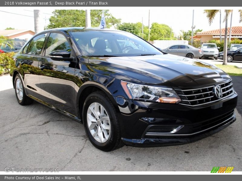 Deep Black Pearl / Titan Black 2018 Volkswagen Passat S