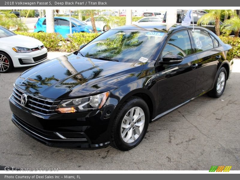 Deep Black Pearl / Titan Black 2018 Volkswagen Passat S