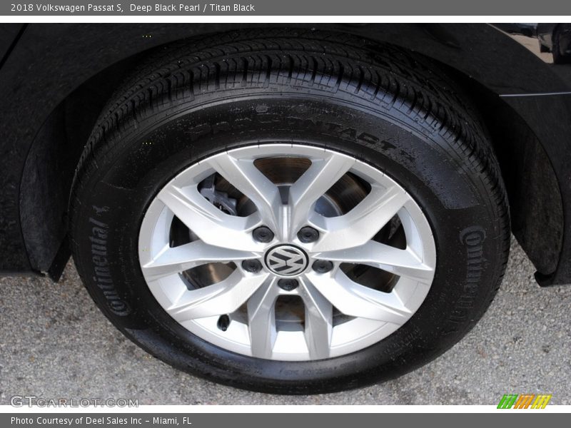 Deep Black Pearl / Titan Black 2018 Volkswagen Passat S