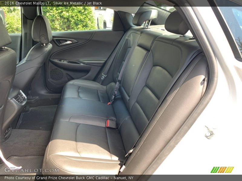 Silver Ice Metallic / Jet Black 2016 Chevrolet Malibu LT