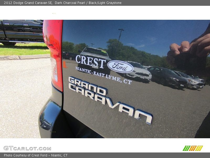 Dark Charcoal Pearl / Black/Light Graystone 2012 Dodge Grand Caravan SE