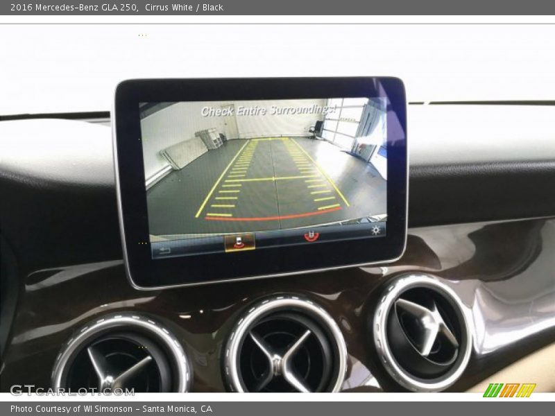 Cirrus White / Black 2016 Mercedes-Benz GLA 250