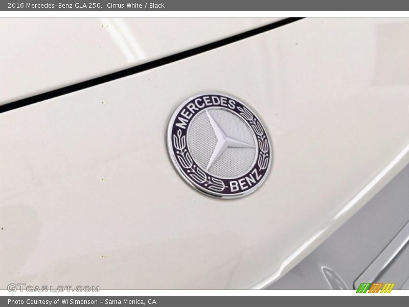 Cirrus White / Black 2016 Mercedes-Benz GLA 250