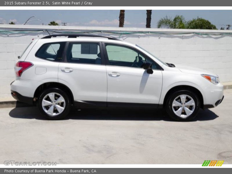 Satin White Pearl / Gray 2015 Subaru Forester 2.5i