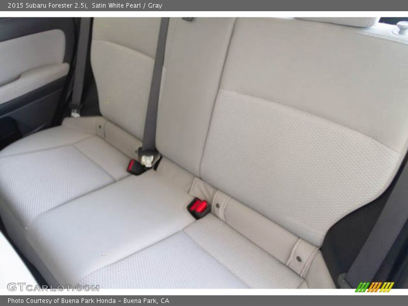 Satin White Pearl / Gray 2015 Subaru Forester 2.5i